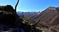 15 La val Fondillo e sullo sfondo la Serra delle Gravare
